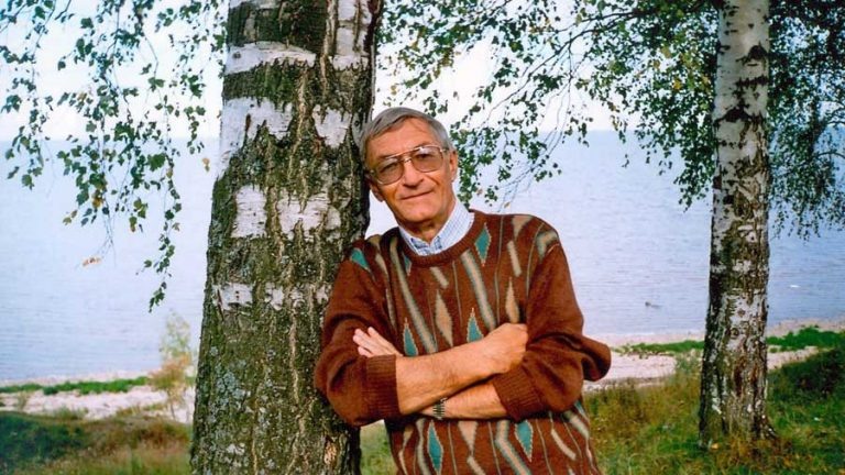    Знаменитому поэту из Оренбуржья Евгению Курдакову исполнилось бы 85 лет Юрий Мещанинов