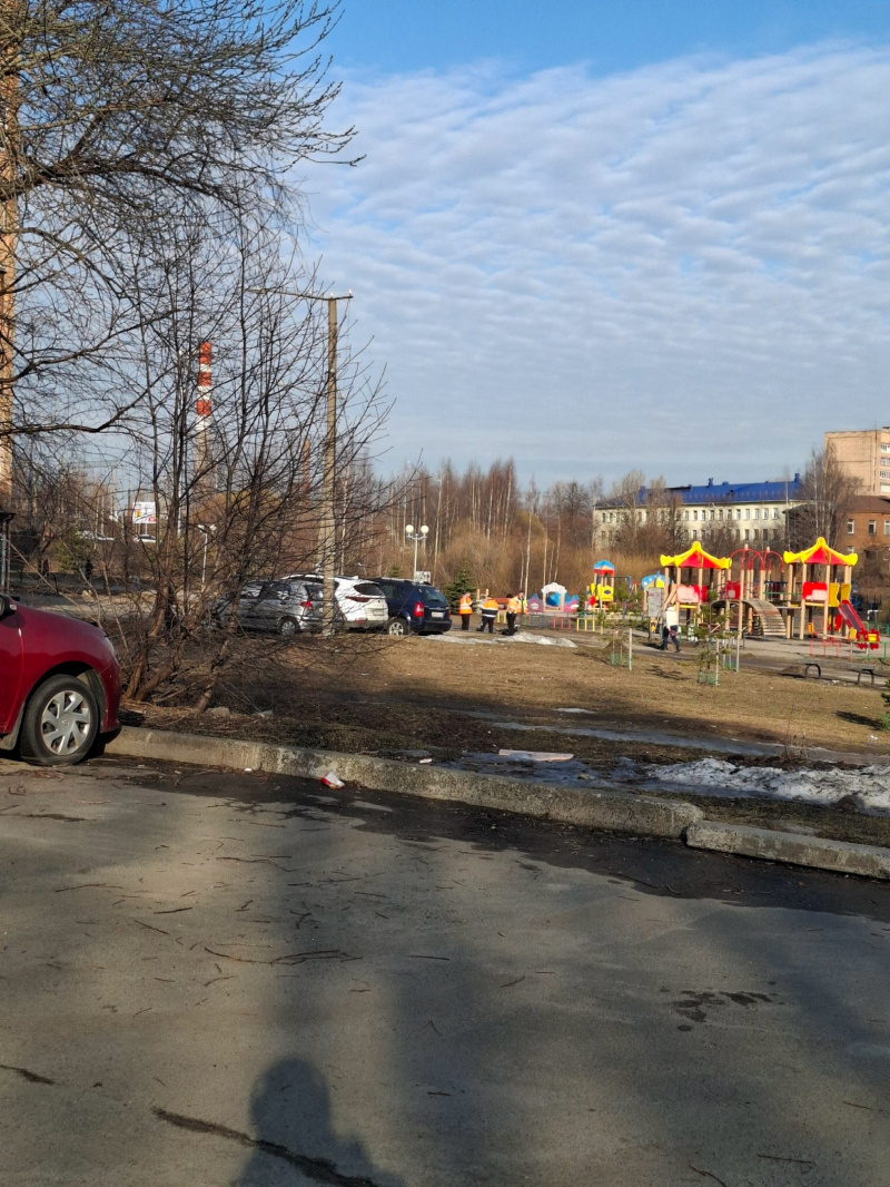    Горожане оценили труд рабочих, очистивших аллею в Петрозаводске"Подслушано в ПТЗ|Петрозаводск" / VK