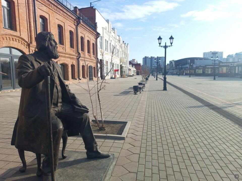    Лавочки и урны в Барнауле. Источник: Barnaul.org