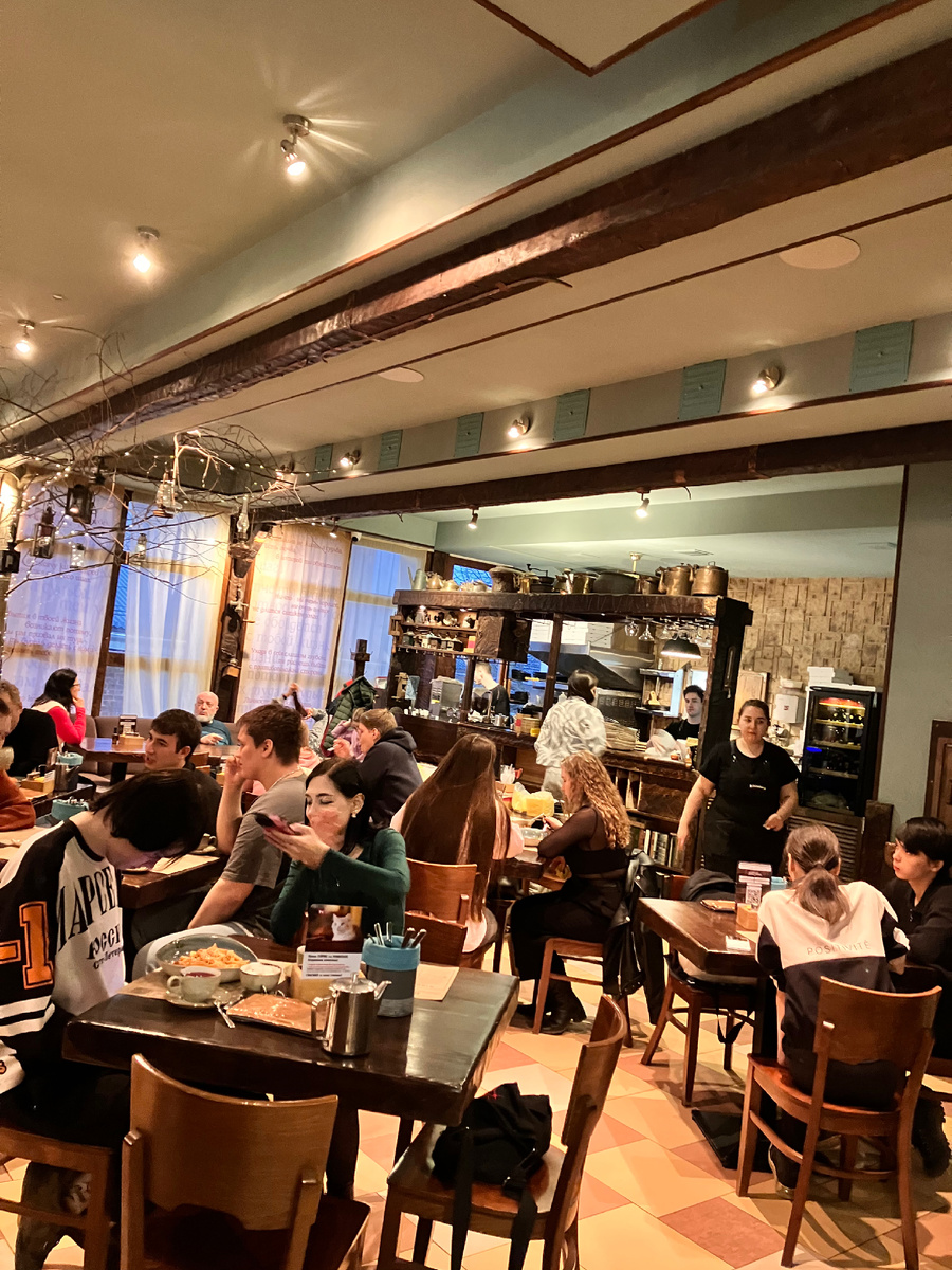 Небольшой зал