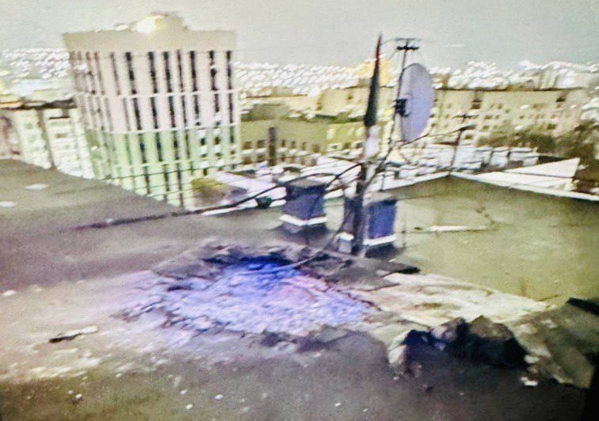    Жилой многоквартирный дом в центре Курска поврежден в результате атаки БПЛА ВСУ