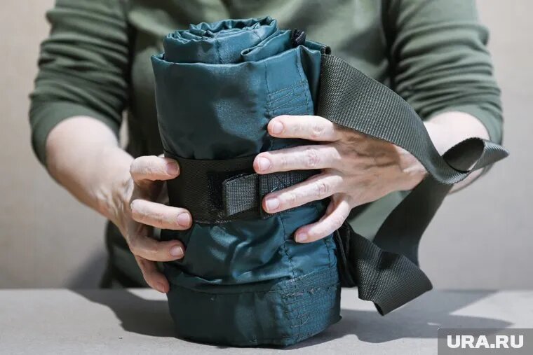 Волокуши - мягкие носилки для раненых. Фото: Владимир Жабриков © URA.RU