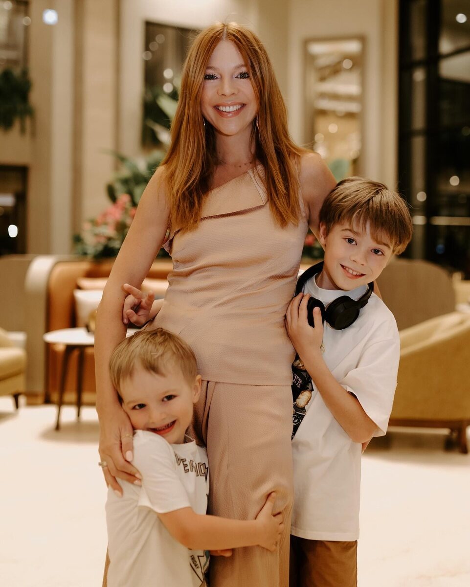 Подольская с сыновьями