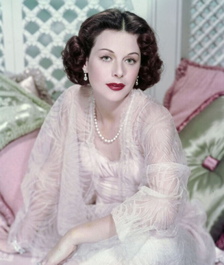 Источник: https://uznayvse.ru/znamenitosti/biografiya-hedi-lamarr.html

