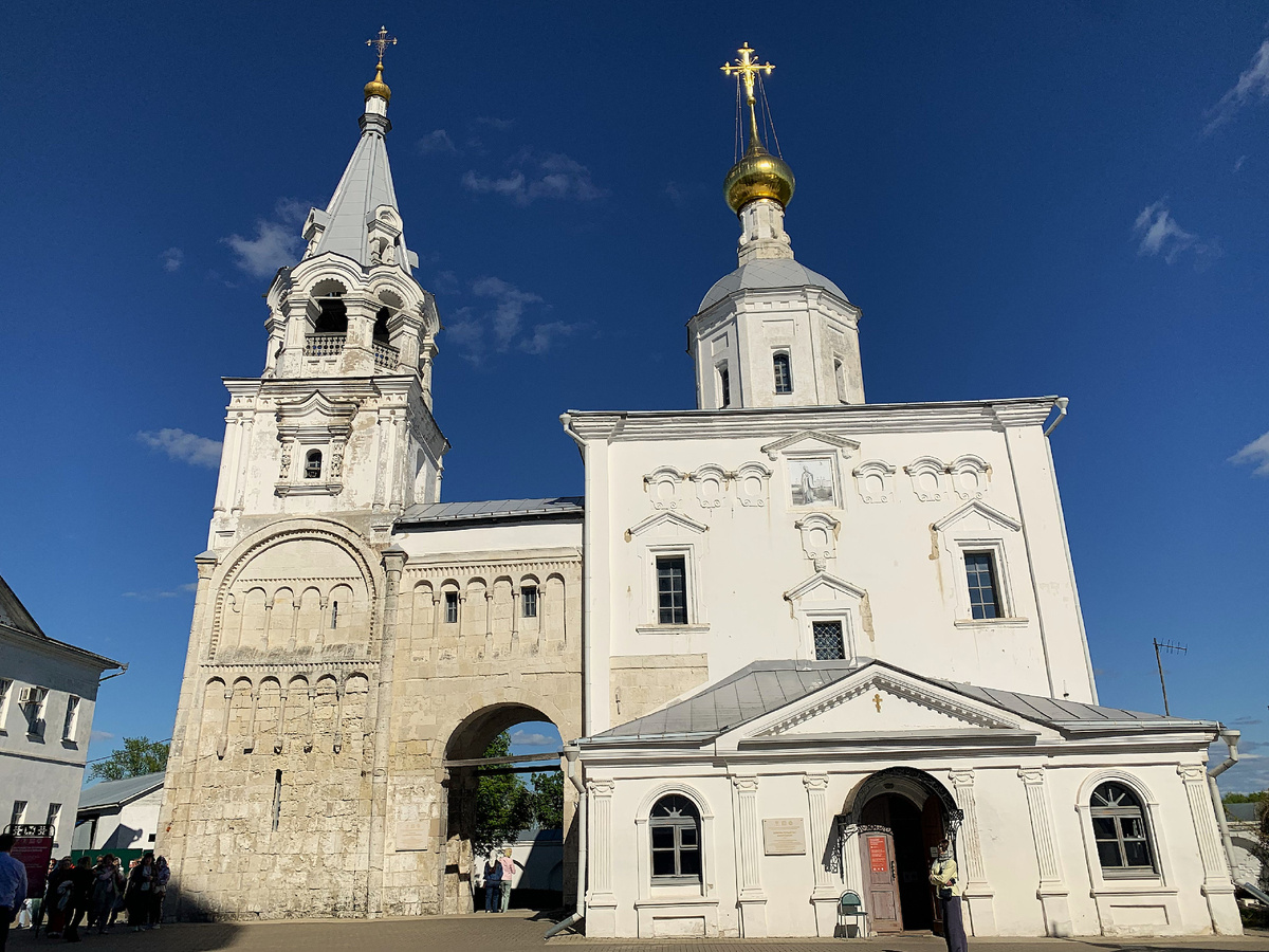 Остатки резиденции Андрея Боголюбского, ок. 1158 г.