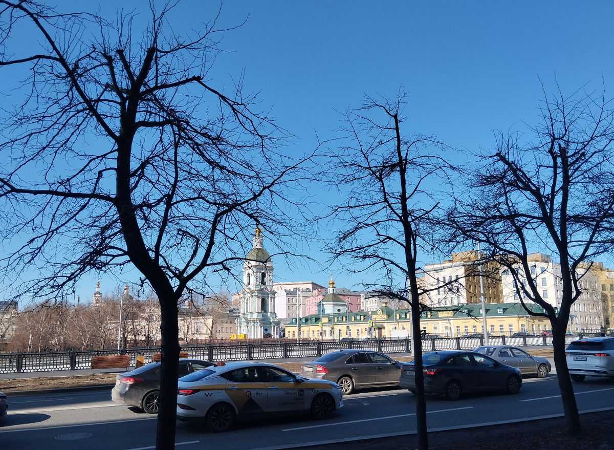 Весна в столице. 02.04.2025 г, вторник. ЗДЕСЬ и далее фото автора и(или) из личного архива автора, если не указано иначе.