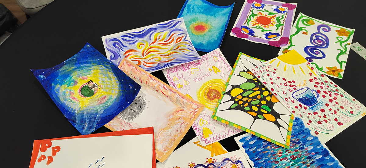 Картины чувств в рамке. Выездное мероприятие 01.04.25 (эти рисунки разрешили сфотографировать)