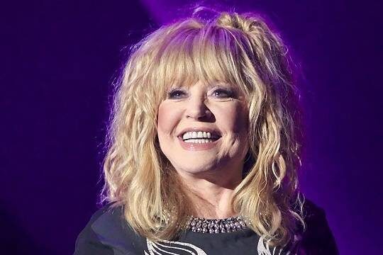    Пугачева выпустила две новые песни на военную тематику