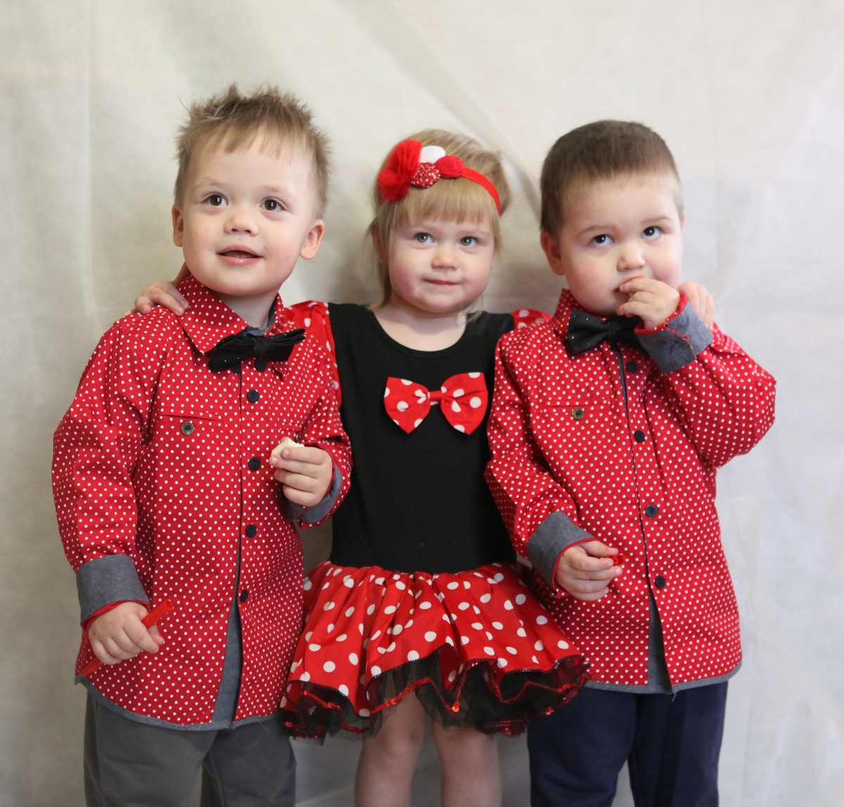 Здесь ребяткам исполнилось 2 года 😏