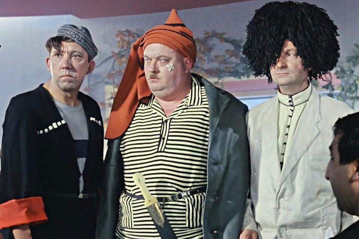 Кадр из советской комедии  Гайдая «Кавказская пленница, или Новые приключения Шурика»