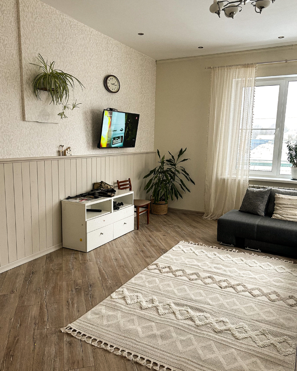 Вот этот чудесный ковер я купила как раз благодаря моему каналу.