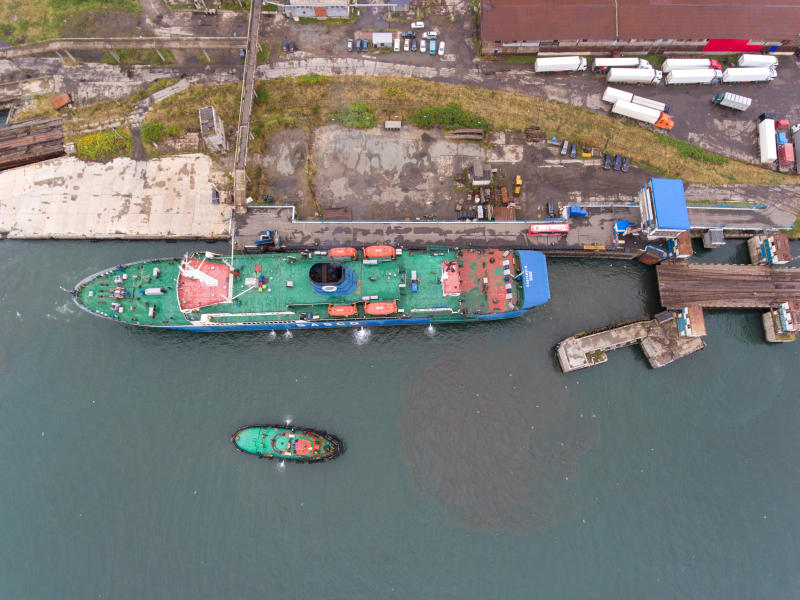 Порт Холмск. Терминал железнодорожного парома