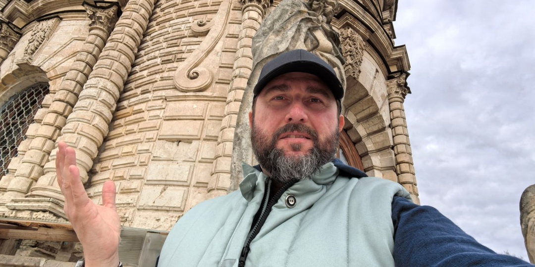 Скульптуры с какими то загадками для нас