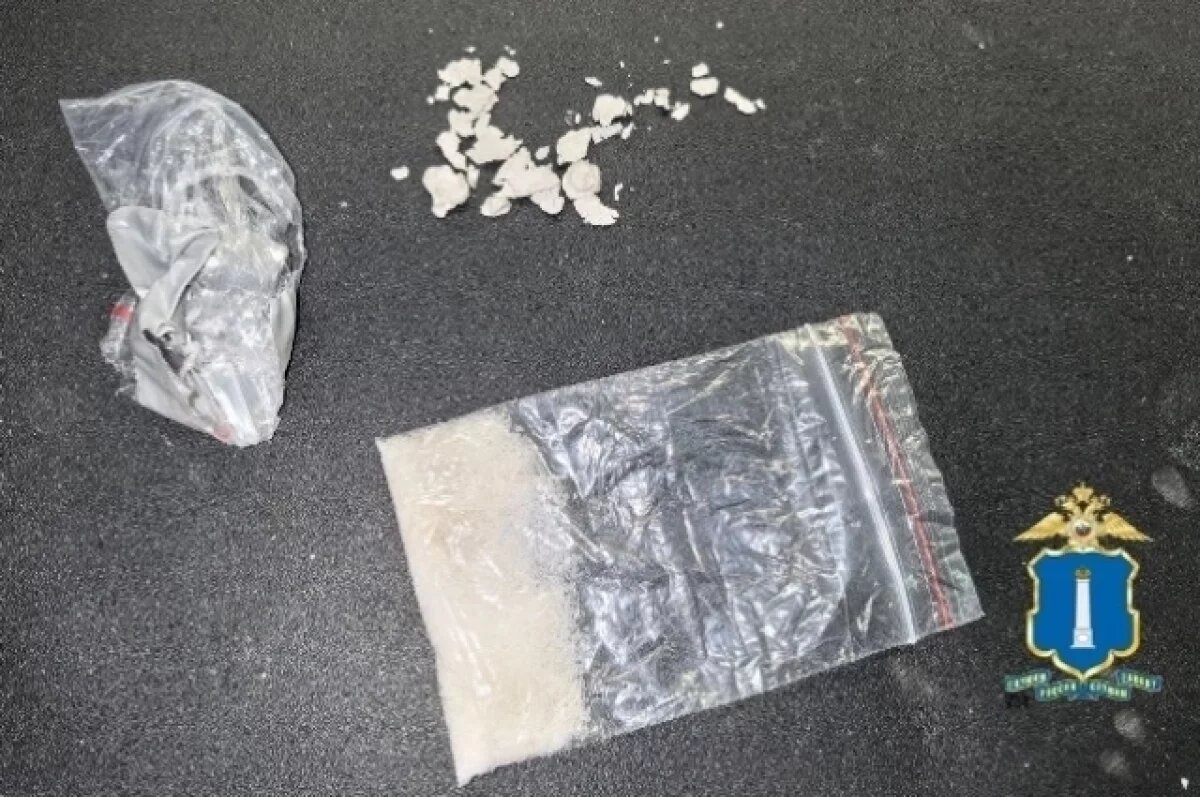    В лесу под Ульяновском поздно вечером задержали женщину с наркотиками