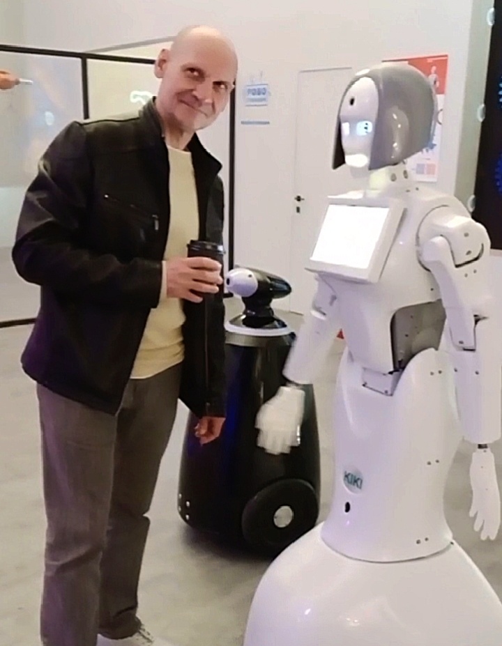 Решил познакомиться)