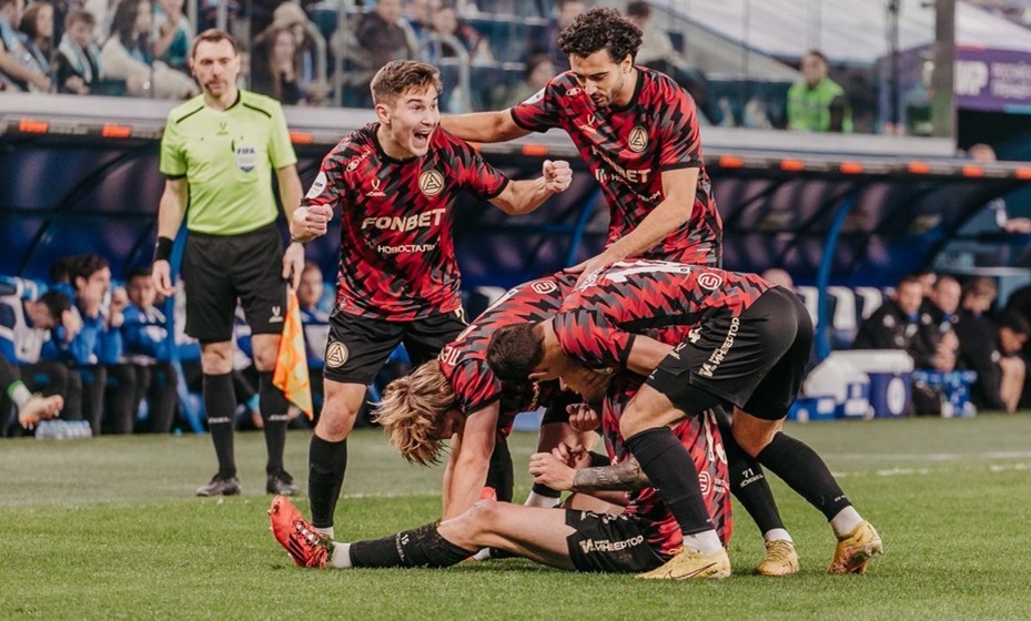    Гендиректор «Акрона» Власов: У меня даже сейчас мурашки от победы над «Зенитом». Фото: ФК «Акрон»