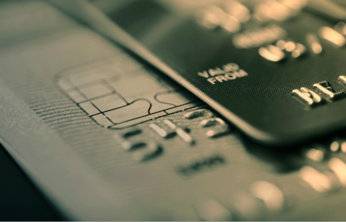    В Роскачестве рассказали, что нельзя делать с найденной на улице банковской картой