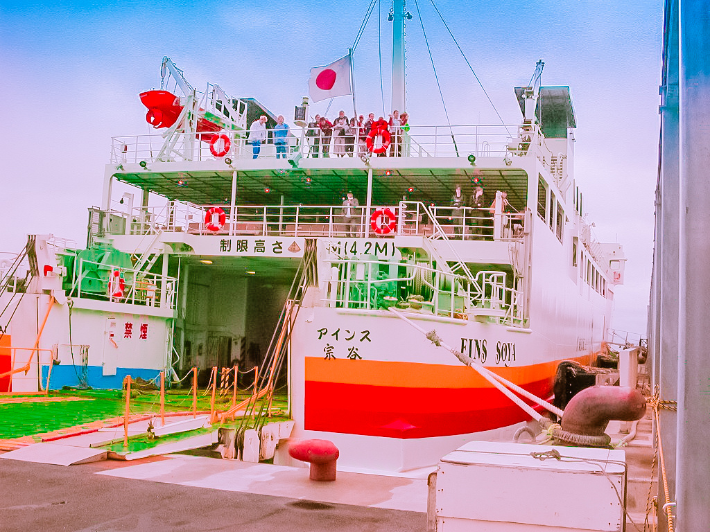 Паром Корсаков-Вакканай