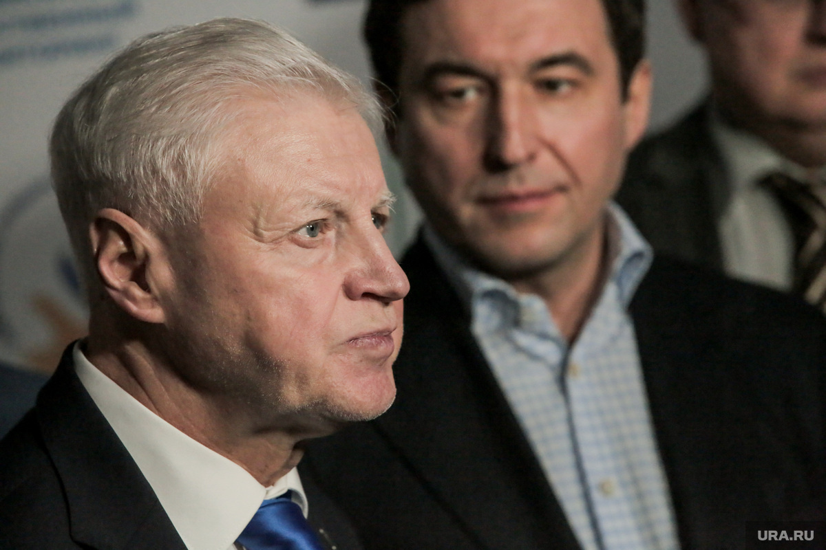 Авторами идеи выступили справедливороссы Сергей Миронов (слева) и Дмитрий Гусев (справа). Фото: Роман Наумов © URA.RU