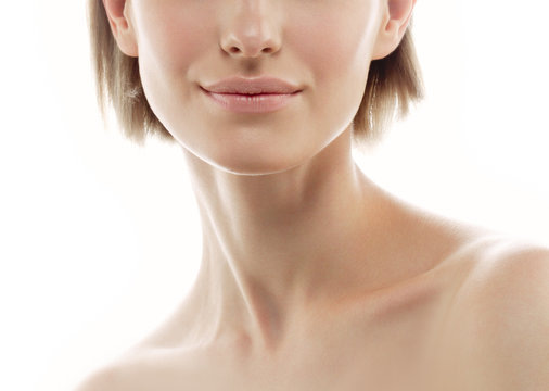 Секрет молодой шеи и зоны декольте: правильный уход, который вы упускали из виду