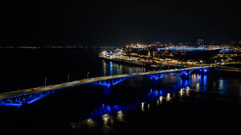 Подсветка на Канавинском мосту.📷Фото: Geometria