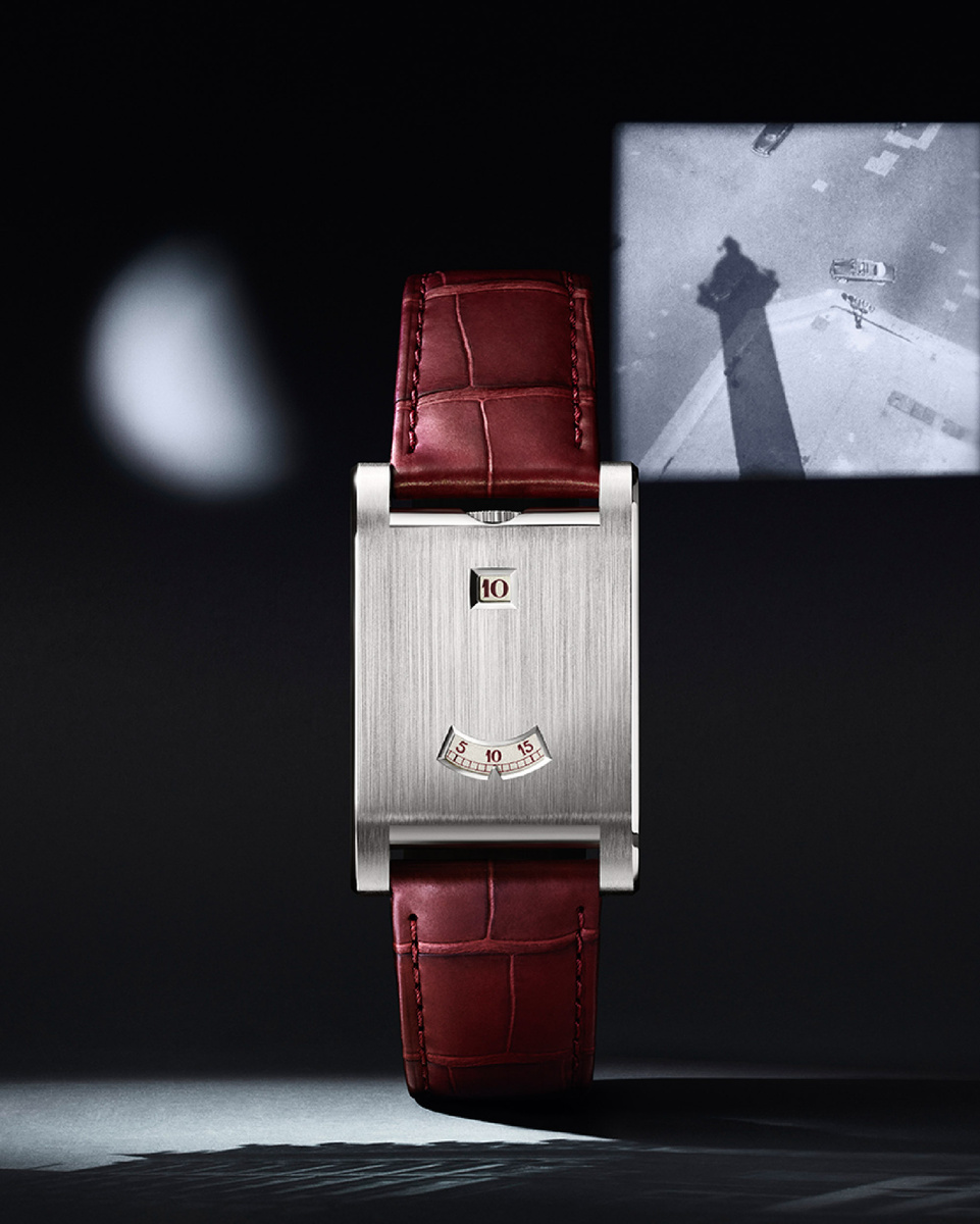 Часы Cartier Privé Tank à Guichet