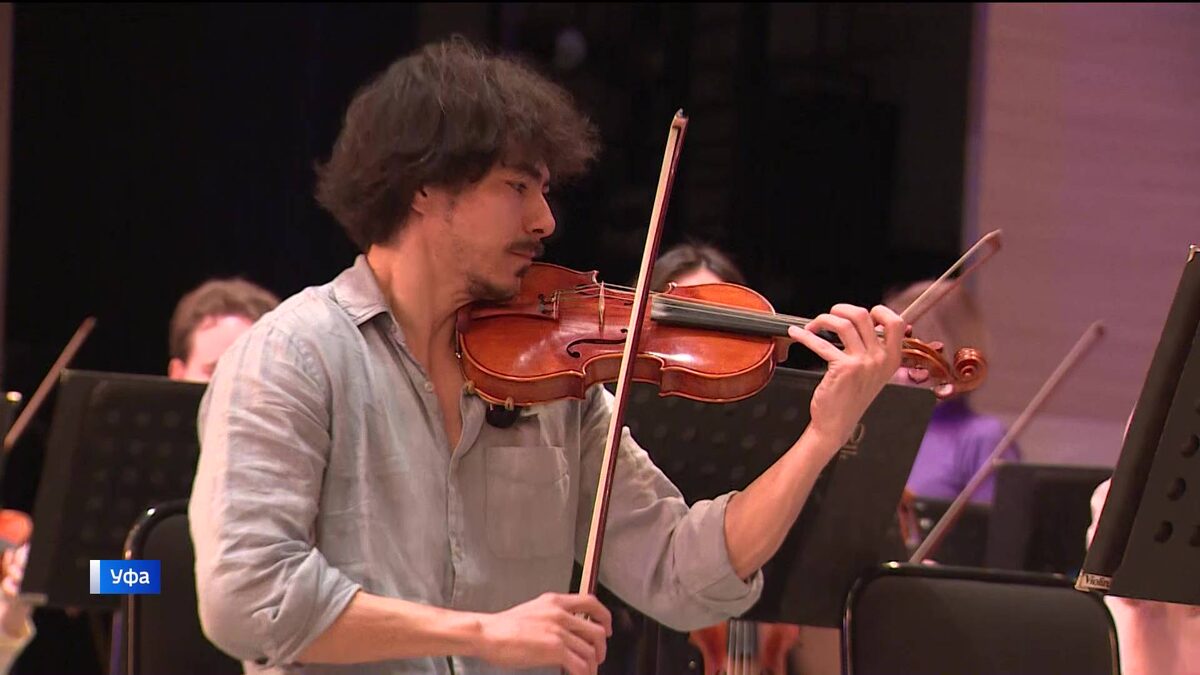    Госоркестр Башкортостана получил в дар уникальную скрипку ручной работы – сюжет «Вестей»