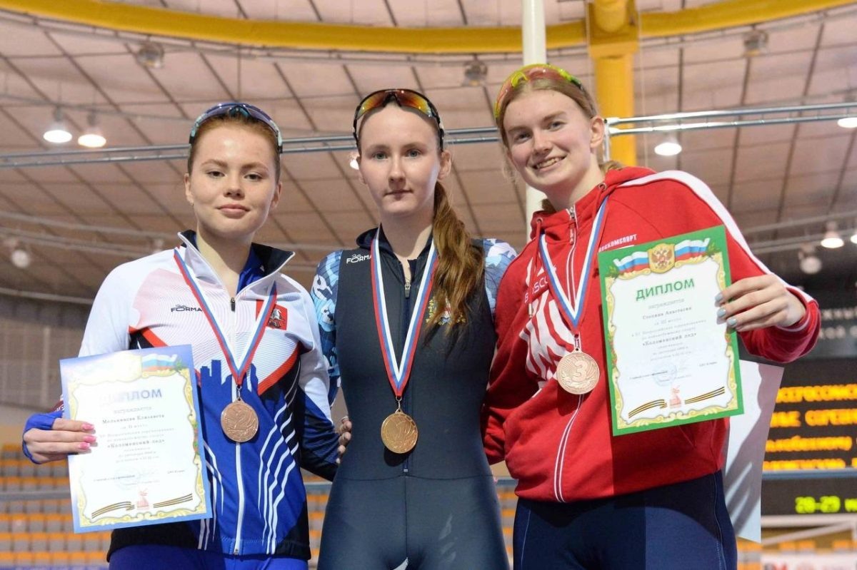    В этом сезоне Валерия Павлова (на фото в центре) выиграла сразу несколько всероссийских турниров