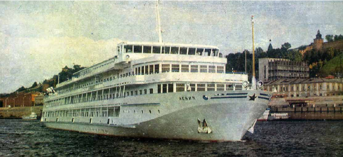Теплоход "Ленин" (проект 301). Фото из открытых источников