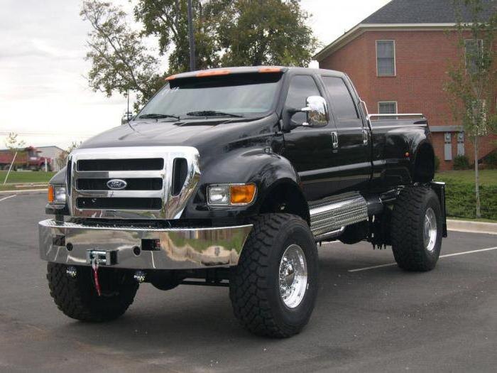 Ford F-650 создан для тех, кто предпочитает ездить на огромном автомобиле и быть уверенным в том, что для него нет никаких ограничений в плане проходимости
