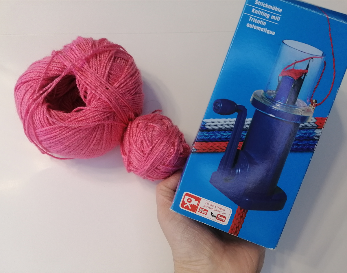 Один из помощников в рукоделии.