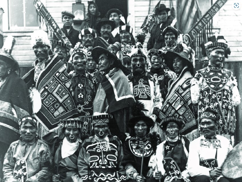 Тлинкиты на потлаче. Фото 1904 г.