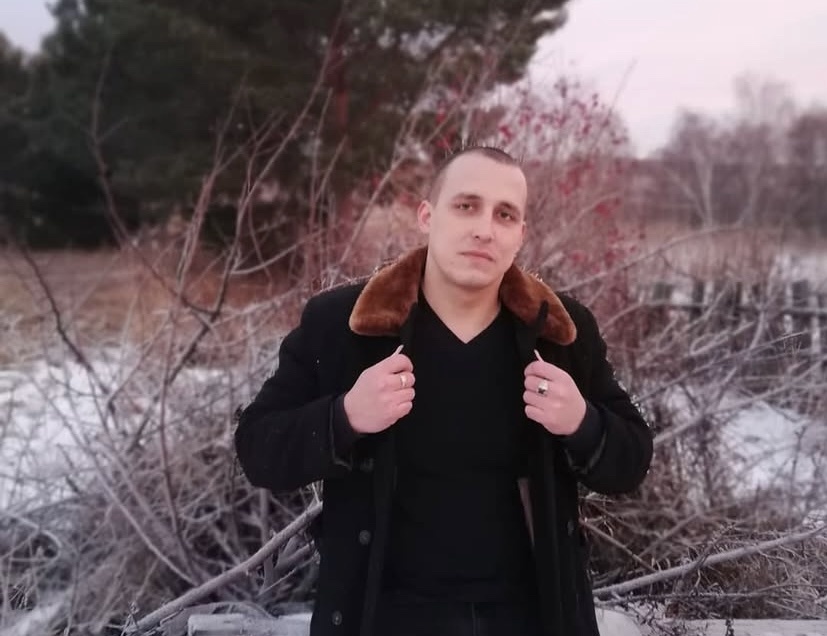 Вы замечали, что вокруг все чаще слышно: "Он такой добрый, заботливый, а она ушла к тому, кто её даже цветами не балует"? История стара как мир, но от этого не менее болезненна. Почему женщины уходят от мужчин, которые, казалось бы, идеальны на бумаге? Давайте разбираться без шаблонов и обвинений — через призму психологии, мотивации и человеческих слабостей.