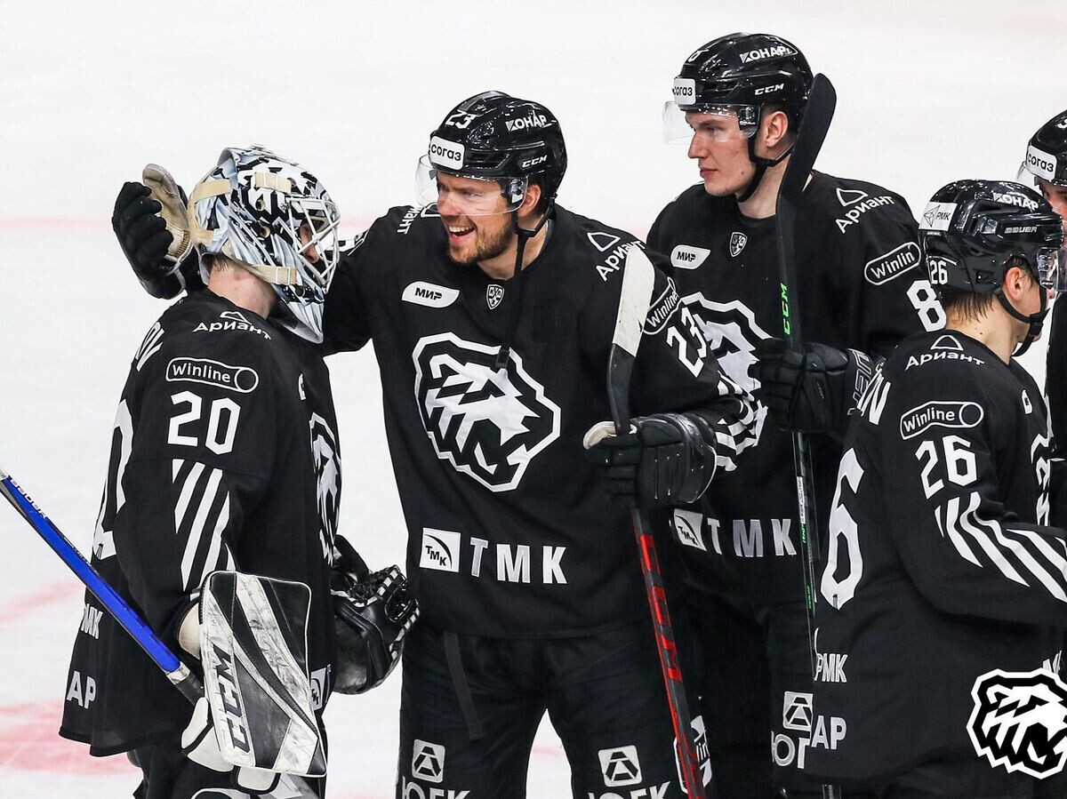    Хоккеисты "Трактора"© пресс-служба ХК "Трактор"