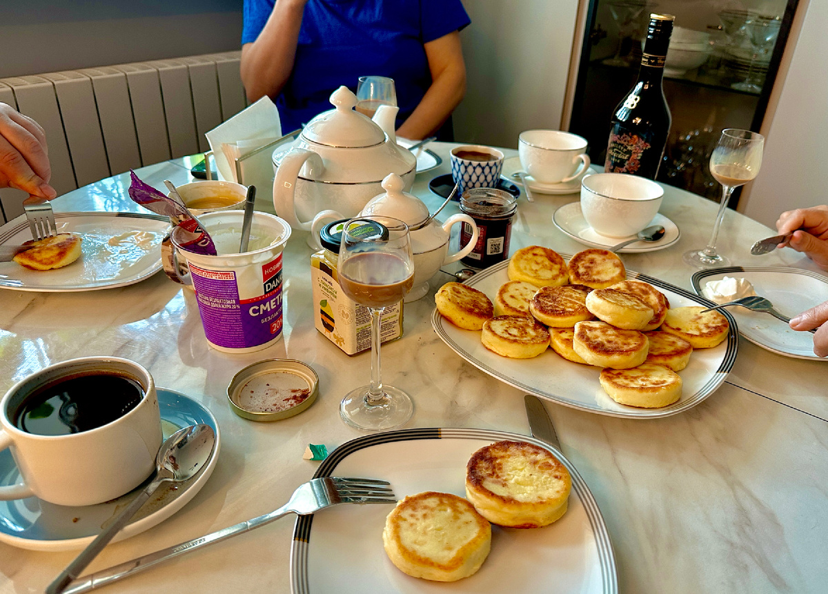 Фотография сделана автором канала. Субботний завтрак. Вот сырники уже готовила я:).