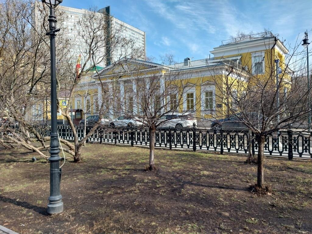 Доходный дом Щепочкиных-Львовых. Спасопесковский переулок, дом 8 строение 1. Апрель 2025 г. Из личного архива автора.