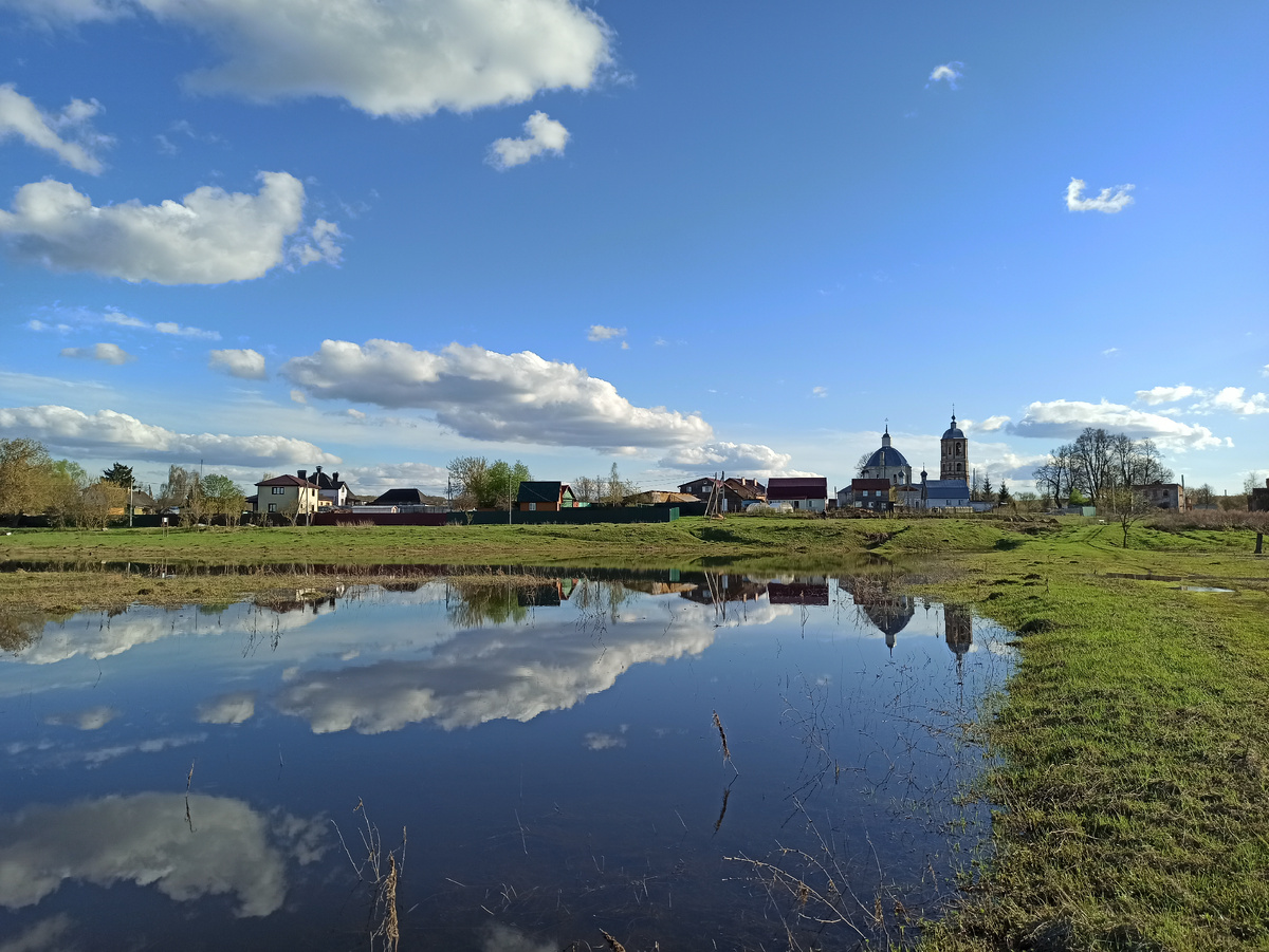 Село Троицкое, вид с севера. Апрель 2024 года