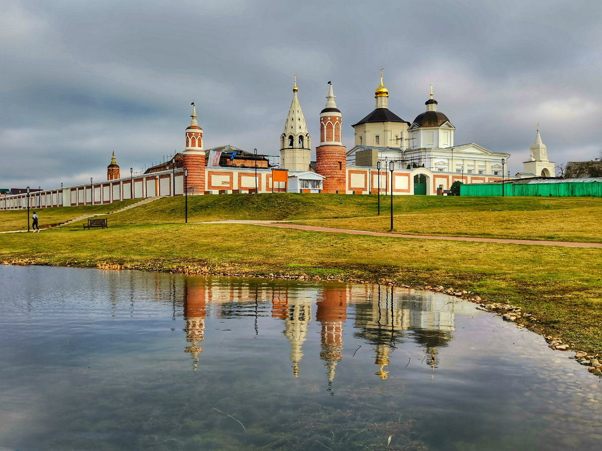 Старое Бобренево, Богородице-Рождественский Бобренев монастырь