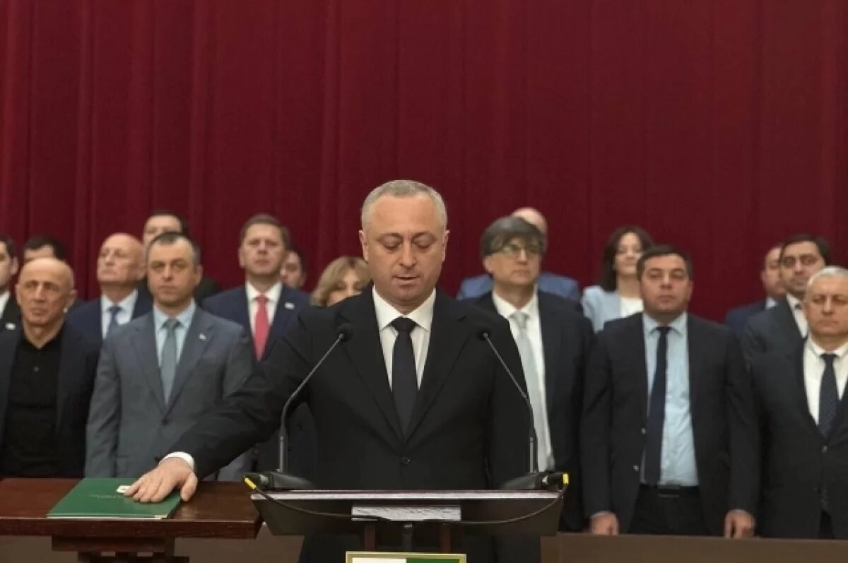    Глава Северной Осетии поздравил нового президента Абхазии