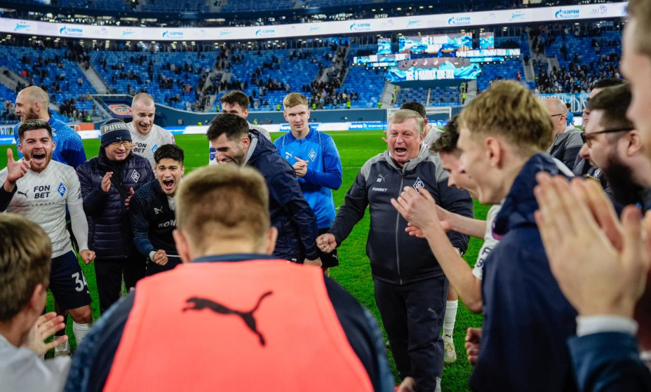    Игорь Осинькин отложил разговор о своем будущем в "Крыльях" до конца сезона. Фото: ФК "Крылья Советов"