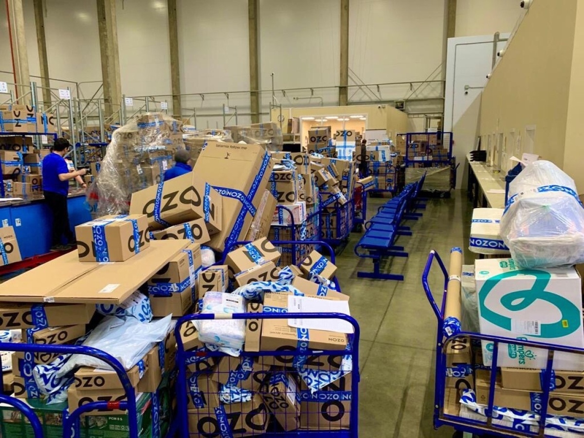 Так выглядит работа на складах Озон