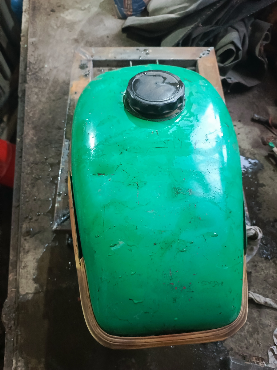 Вот собственно и бак.