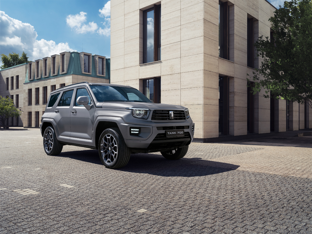 Новый Tank 700 Hi-Performance выйдет на российский рынок официально этой весной. Больше фото появится позднее.