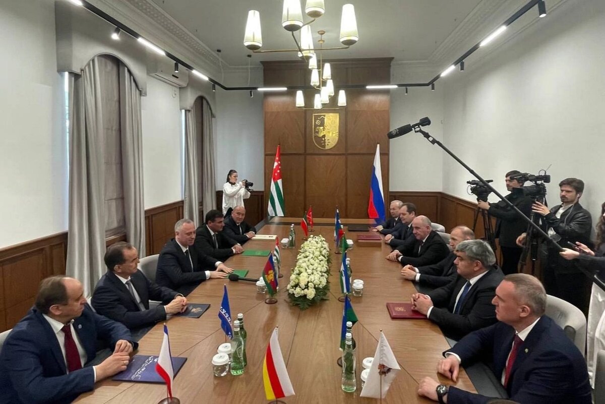    Югра планирует отправлять детей на летний отдых и оздоровление в Абхазию