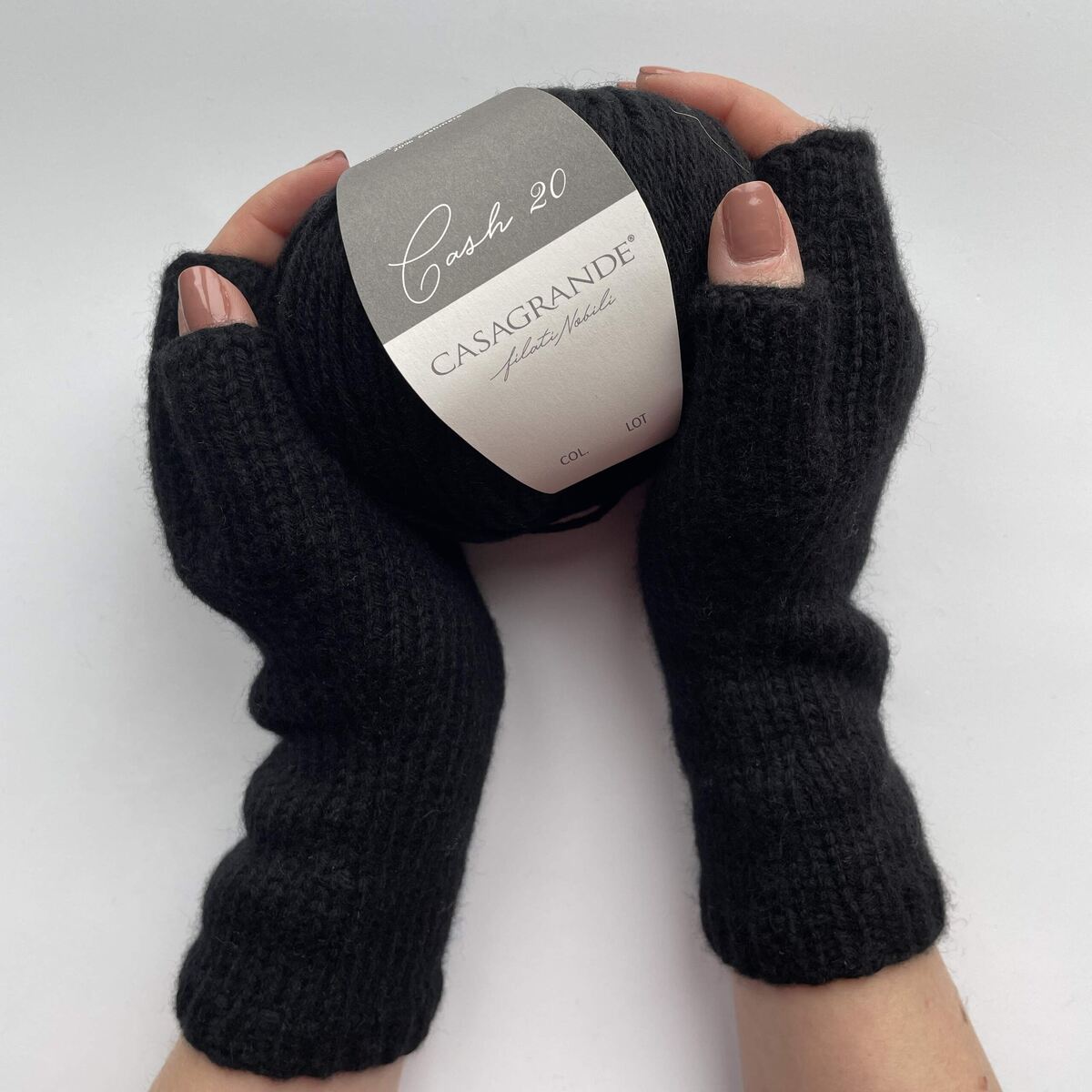 Митенки из кашемира - работа и фото автора by-annike.ru