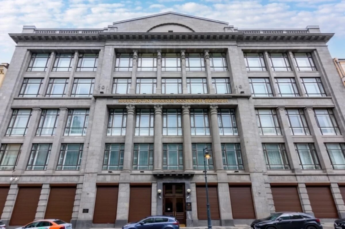    Замглавы Минфина Чебесков отметил небольшой приток «ковбойских» денег в РФ