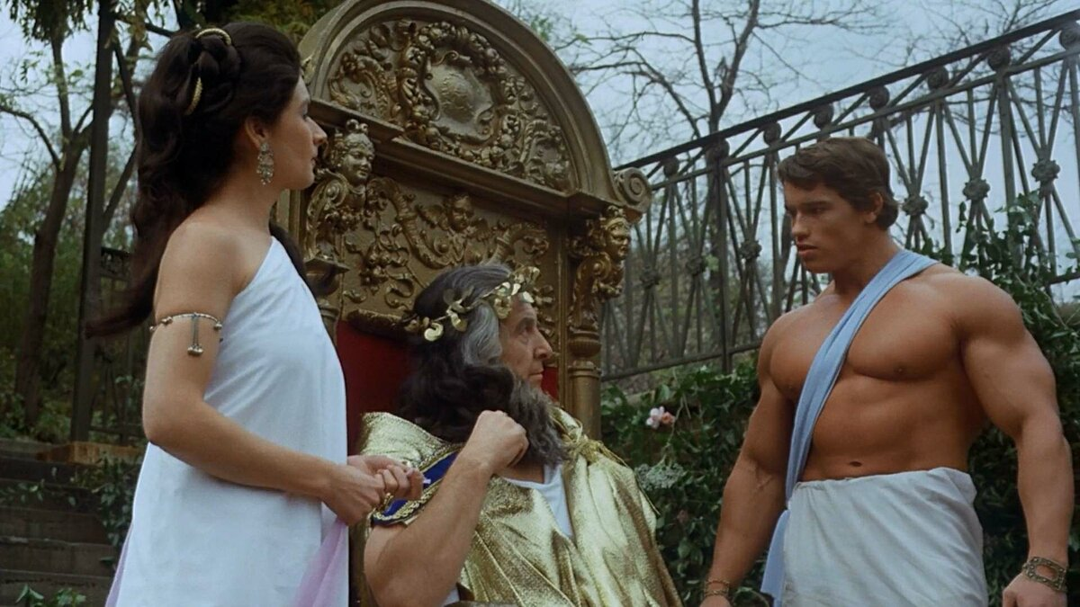 Арнольд в роли... первой своей роли - и плечи меньше грудных и бицепсов... Я бы провалился от позора!