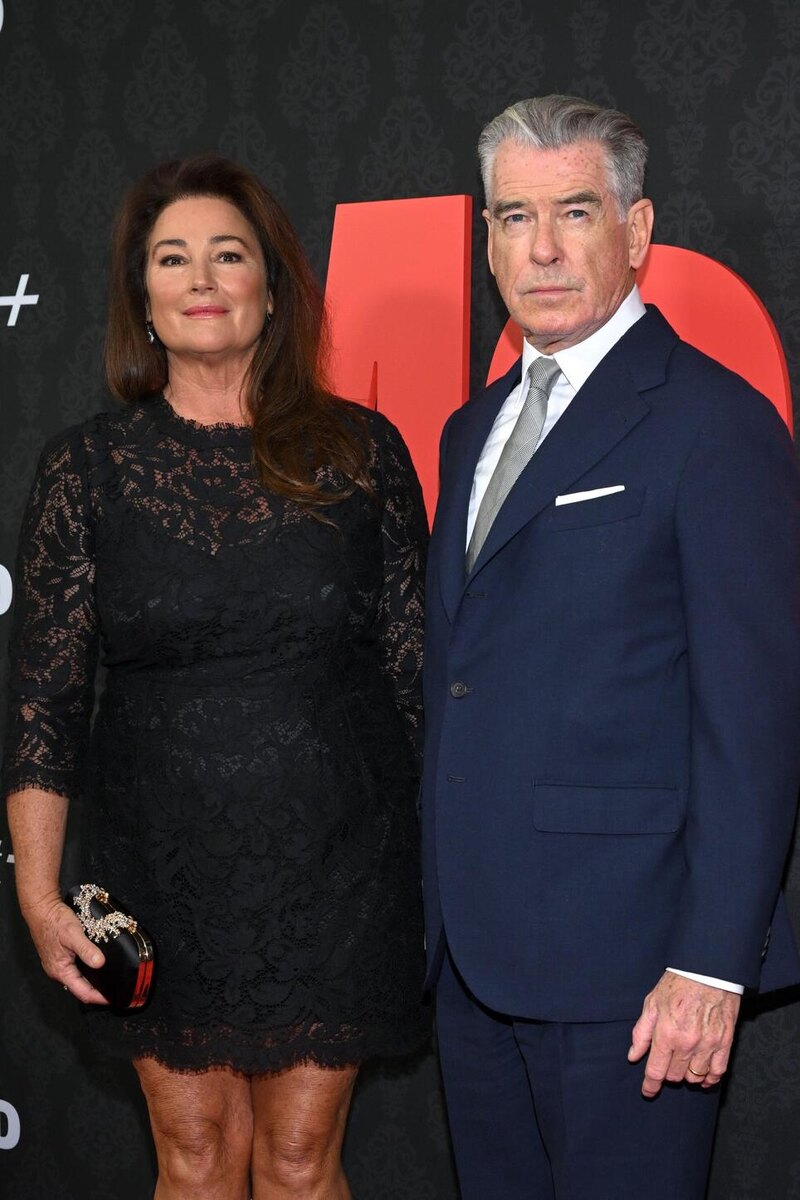    Пирс Броснан показал постройневшую жену LEGION-MEDIA