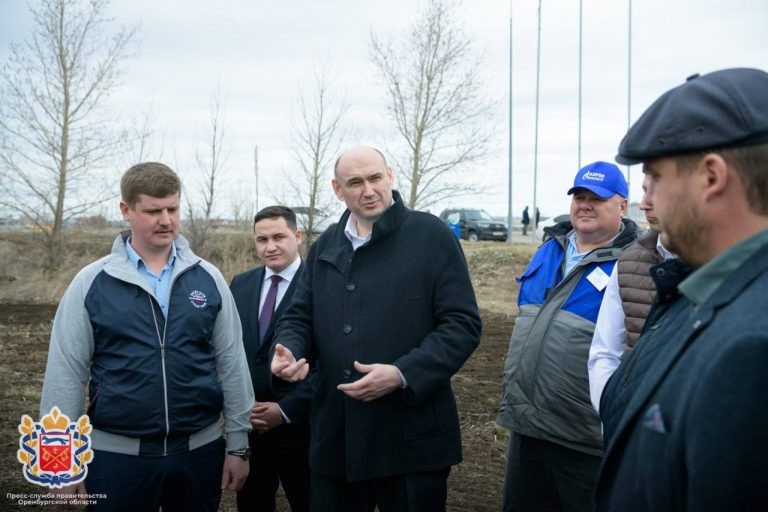    Евгений Солнцев посетил предприятия АПК в Новосергиевском районе Оренбуржье