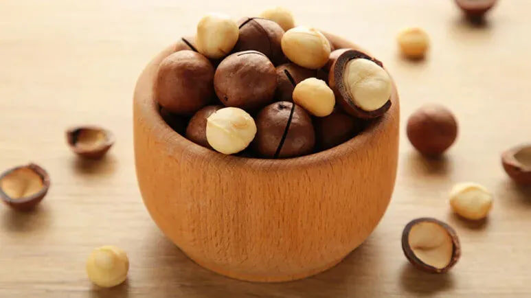 Орехи макадамия — это плоды редкого дерева макадамия, которое произрастает в Австралии.